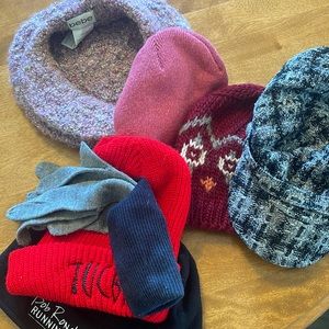 Winter hat/gloves lot